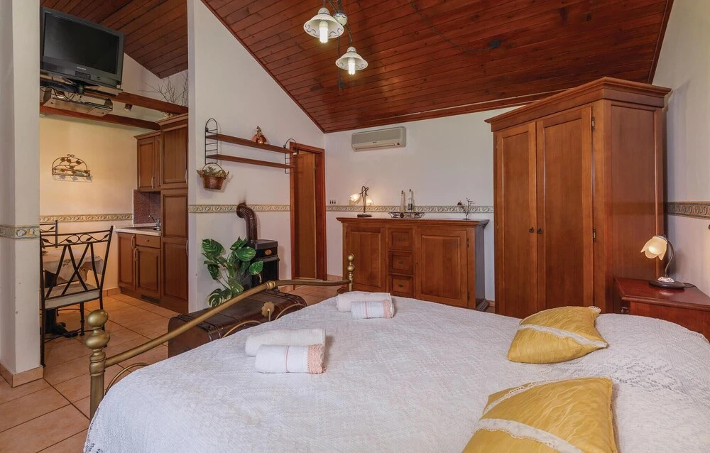 Awesome Home In Belavici With Sauna