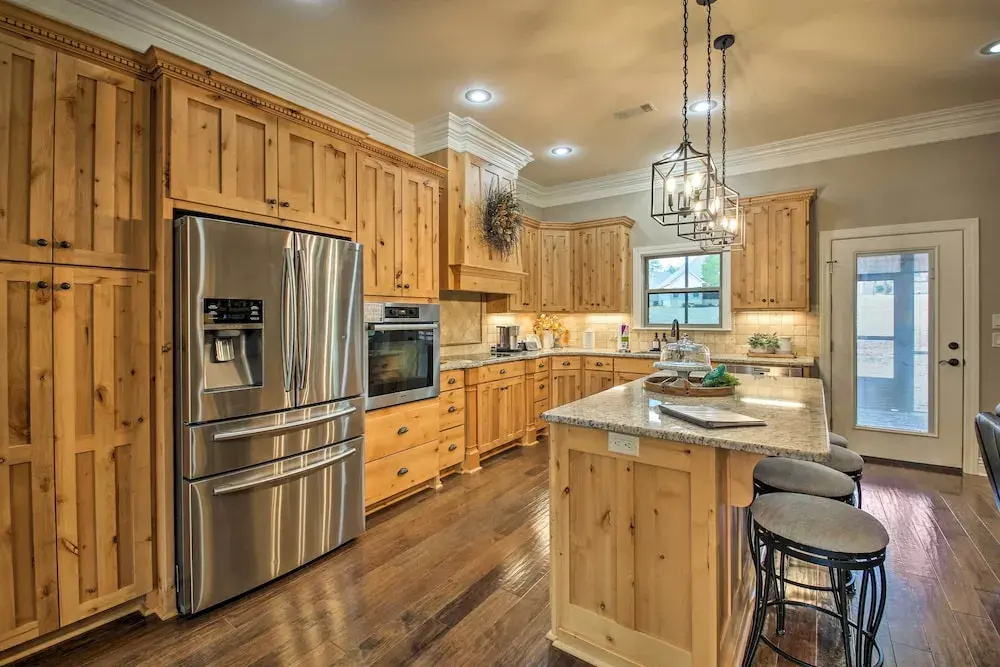 Spacious Golf Course Getaway in Hot Springs!