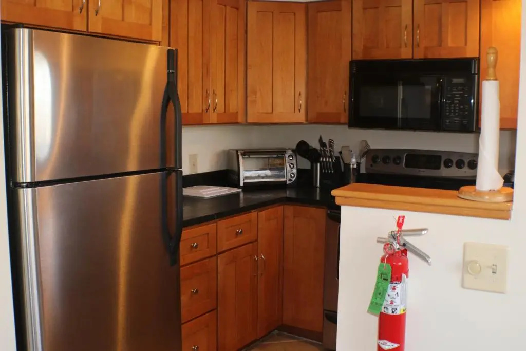 One bedroom condo with Sports Center, Shuttle service Highridge I10