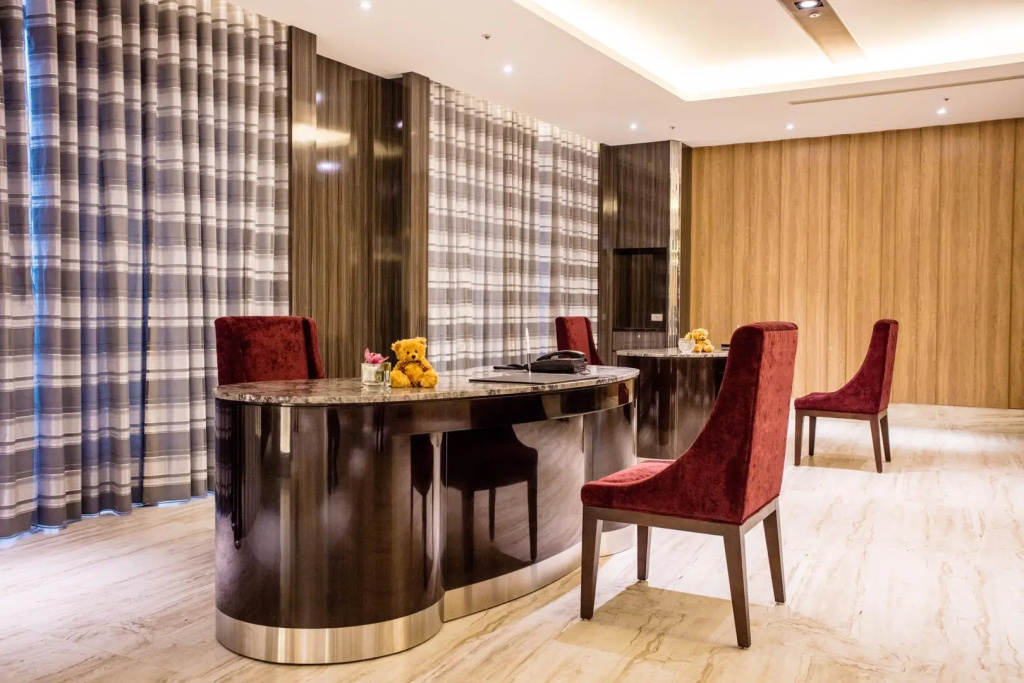 Fullon Hotel Taoyuan Airport Access MRT A8