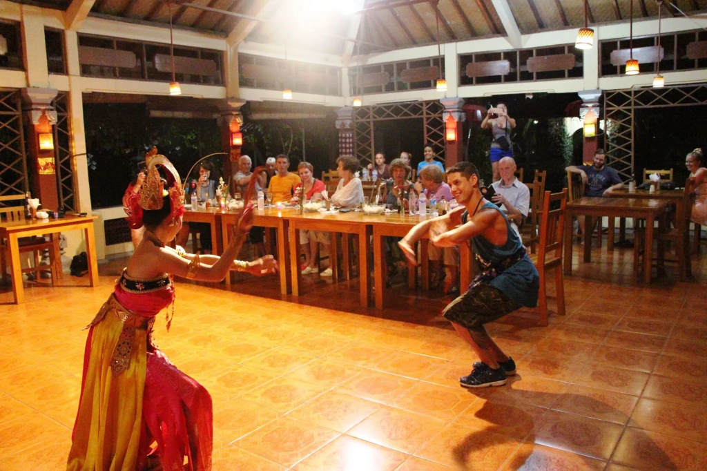Lovina Beach Hotel
