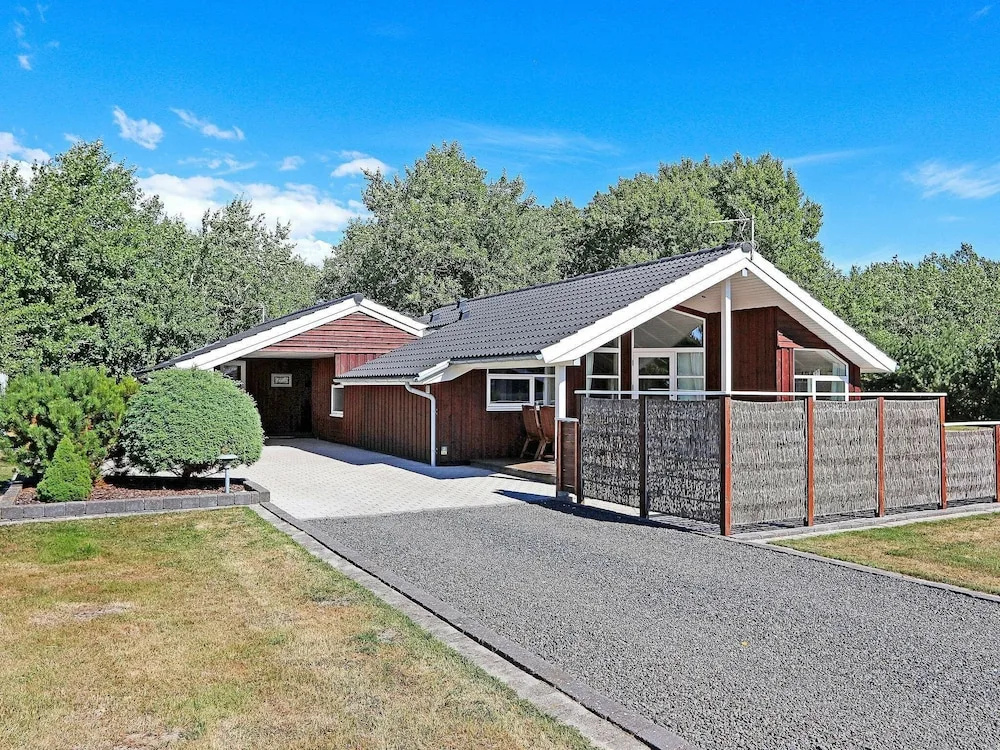 Lavish Holiday Home in Lolland With Whirlpool