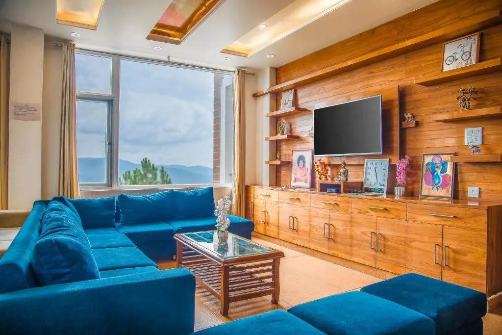 The White Haven Homestay I Rooms & Kitchen