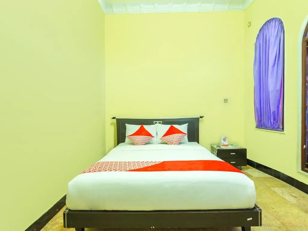 RedDoorz at Senaz Guesthouse Mataram