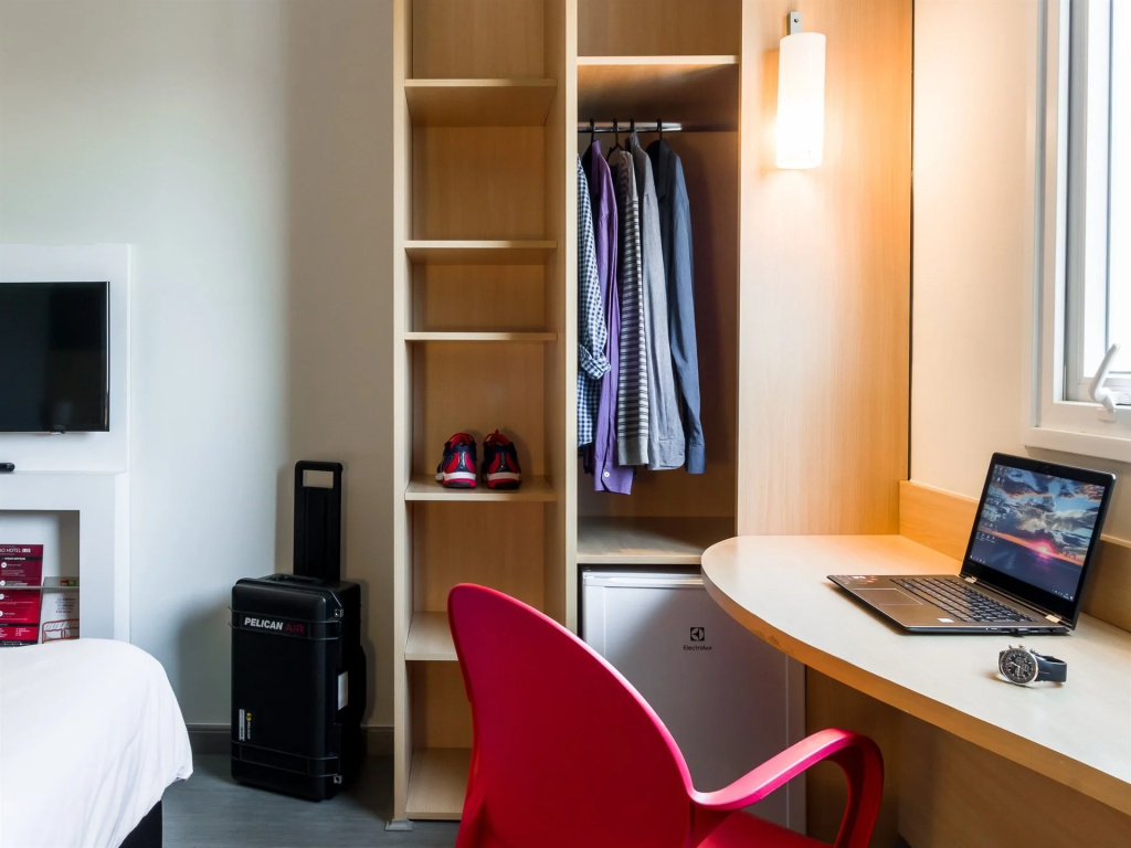 ibis Marilia