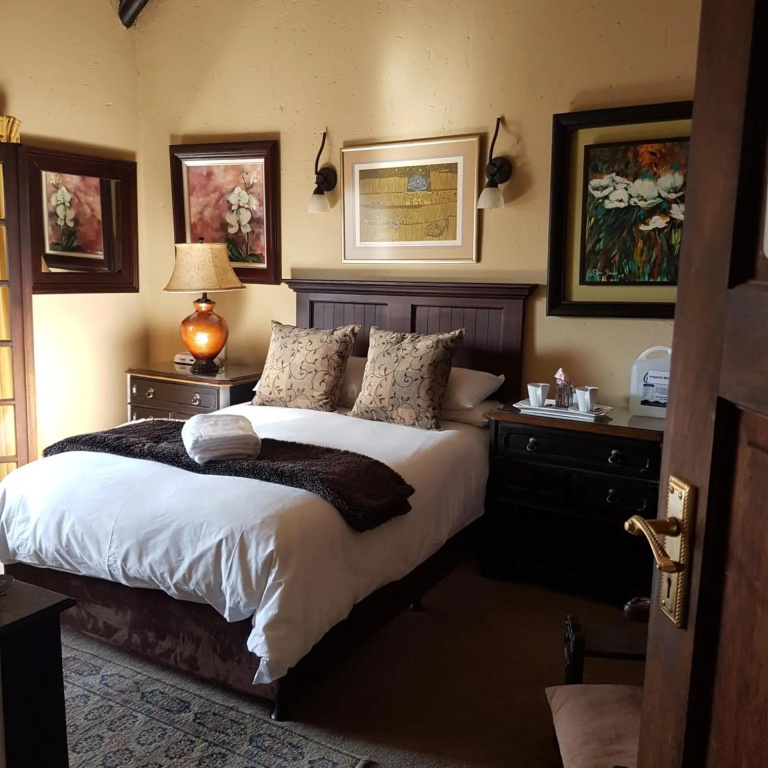 Izimbali Lodge and Restaurant