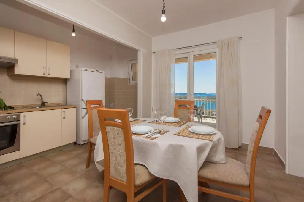 Bulat Sea View Apartments