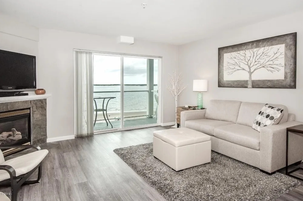 Waters Edge 309 1 Bedroom Condo