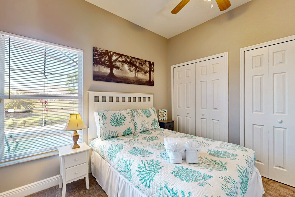 Comfortable Home With Private Pool, Central AC, Washer/dryer & Patio