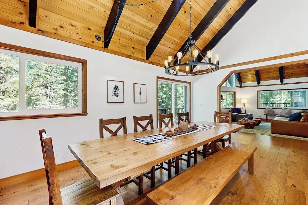 4BR Home w/ Spa, Bar, Home Gym, Decks, Near Lake