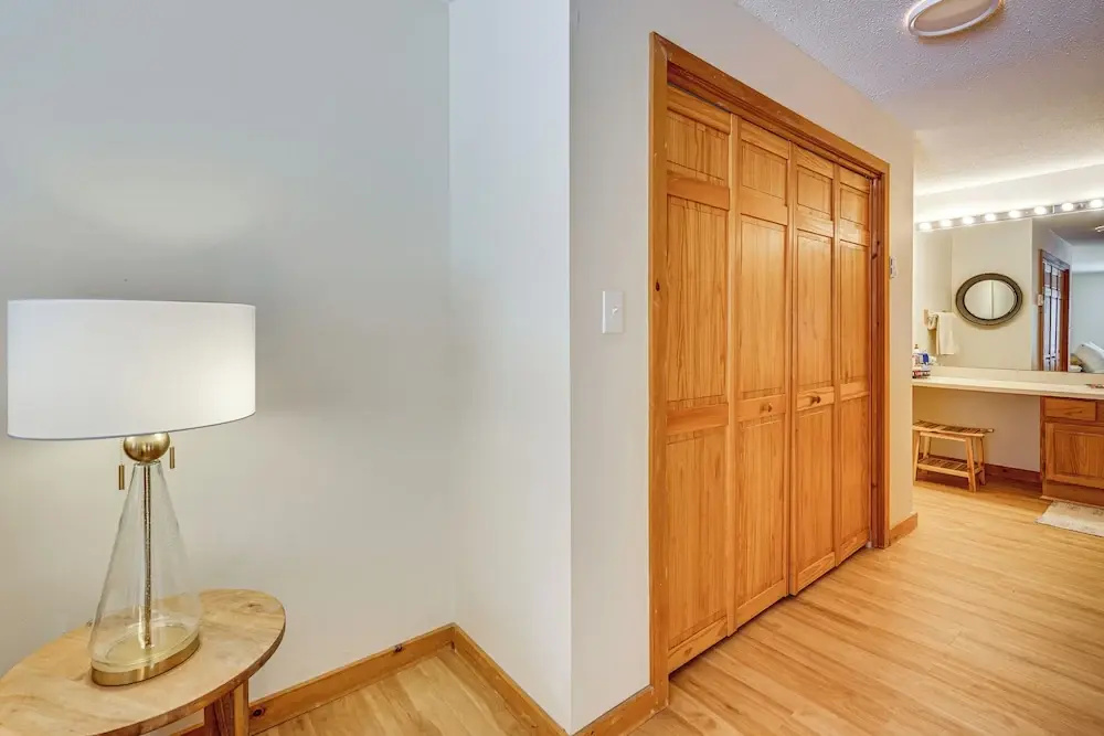 Riverfront Lincoln Condo w/ Patio + Pool Access!