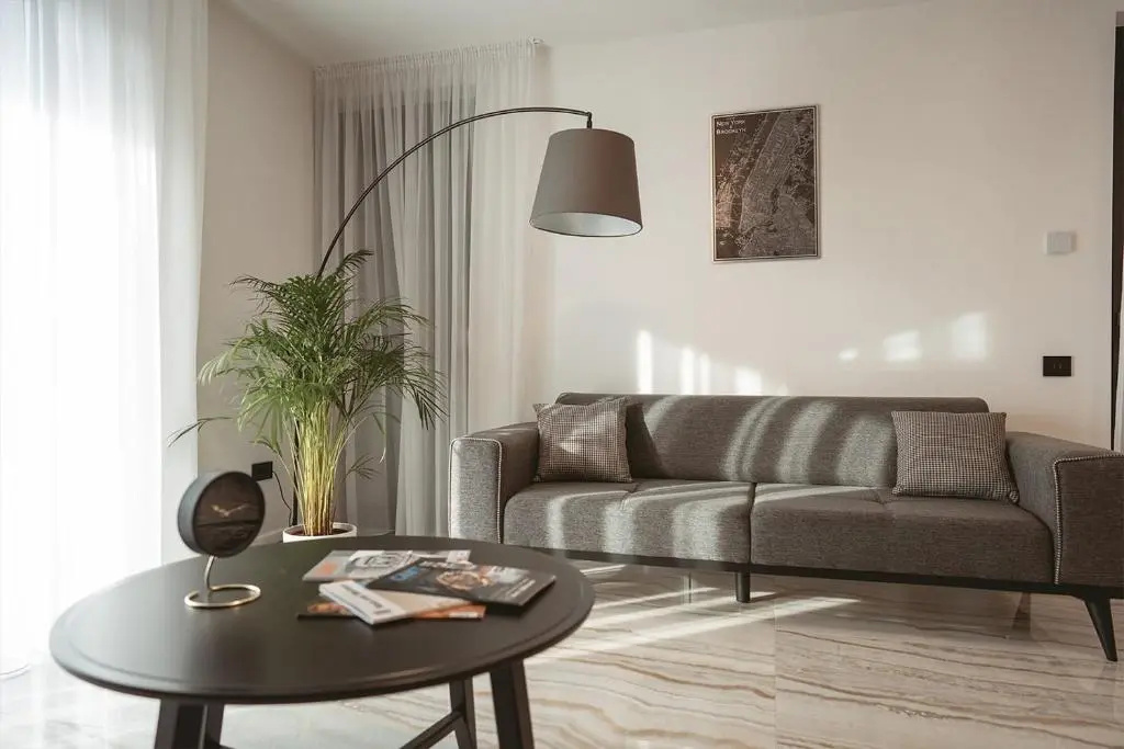 26 Bricks Suites