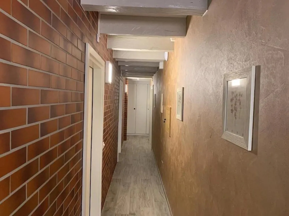 Hotel Adore