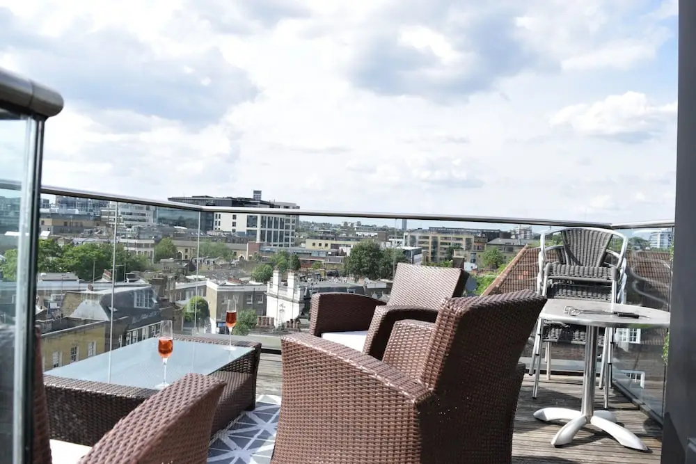 2 Bedroom Flat With Amazing London Views
