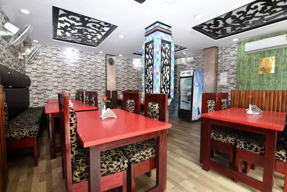 OYO 15244 Ryan Residency