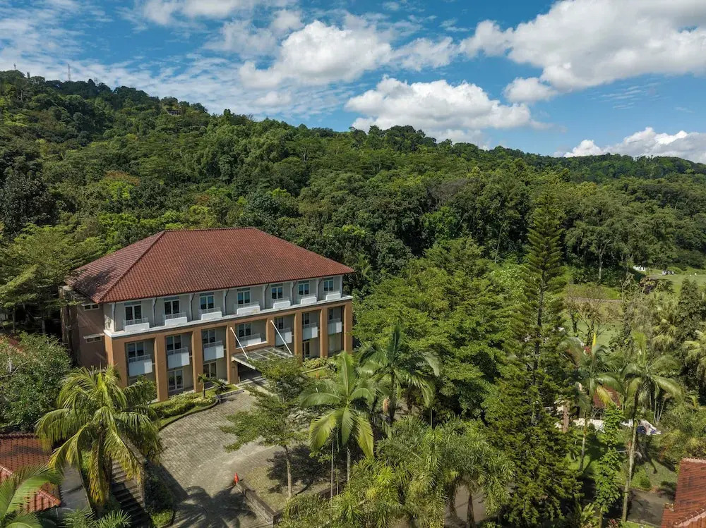 The Glamping at ARTOTEL Pelangi Park