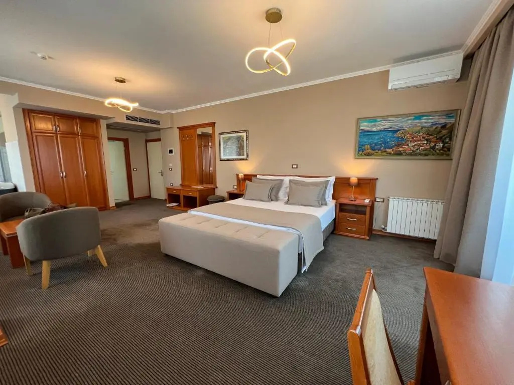 Hotel Millennium