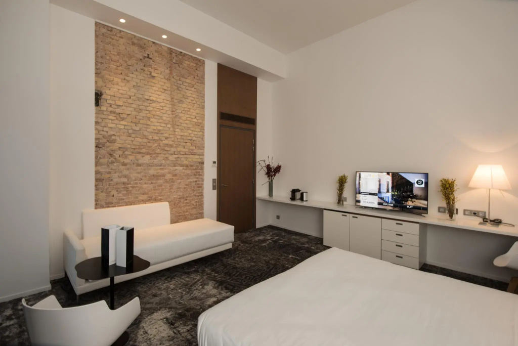 Hotel C2
