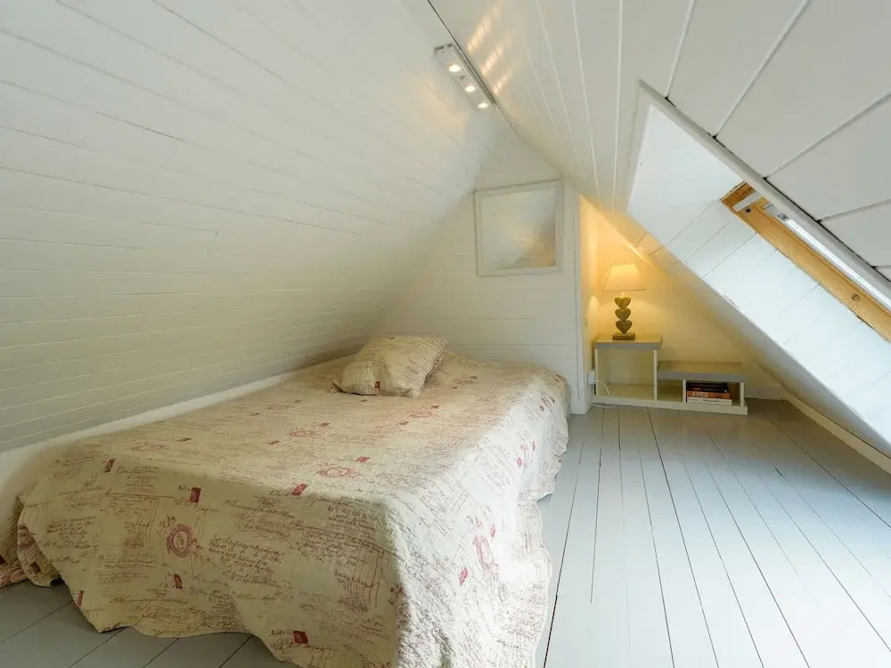 Peaceful Holiday Home in Plouguin with Indoor Pool