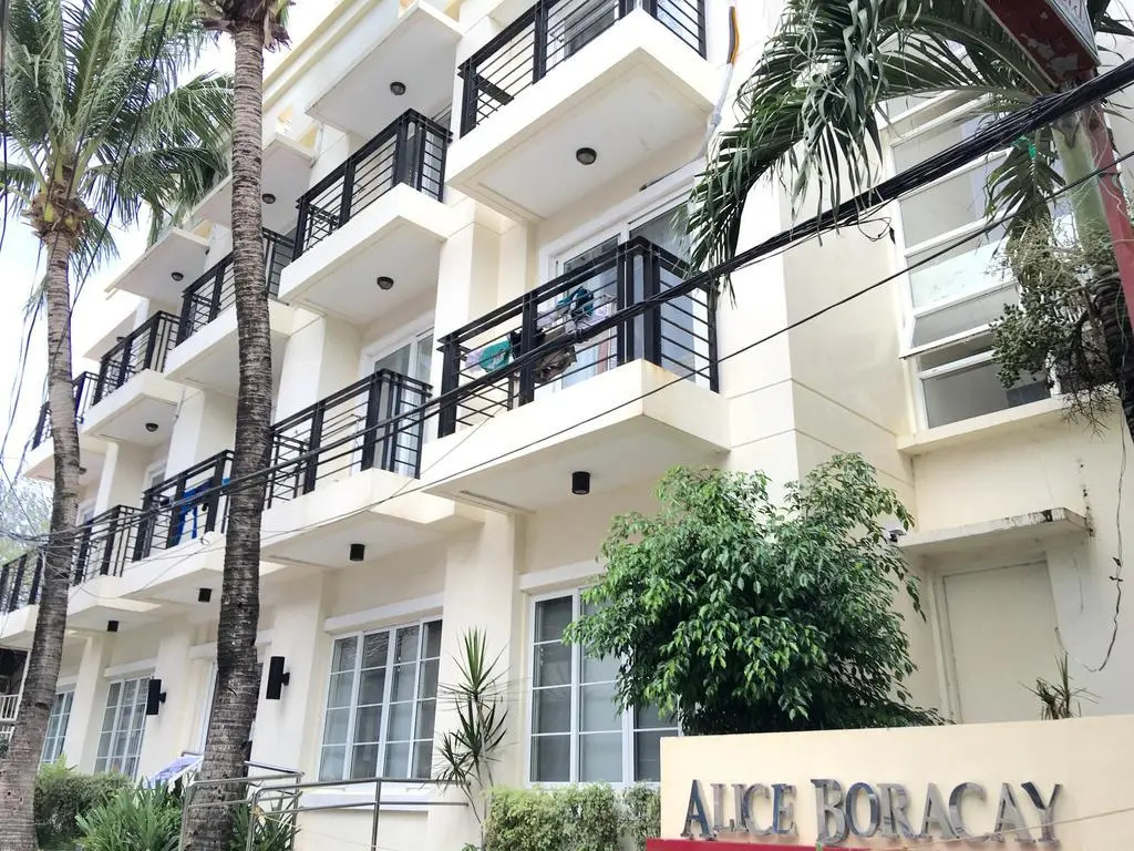 Alice in Wonderland Beach Hotel