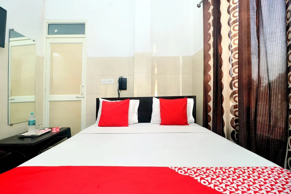 OYO 19318 Jn Residency