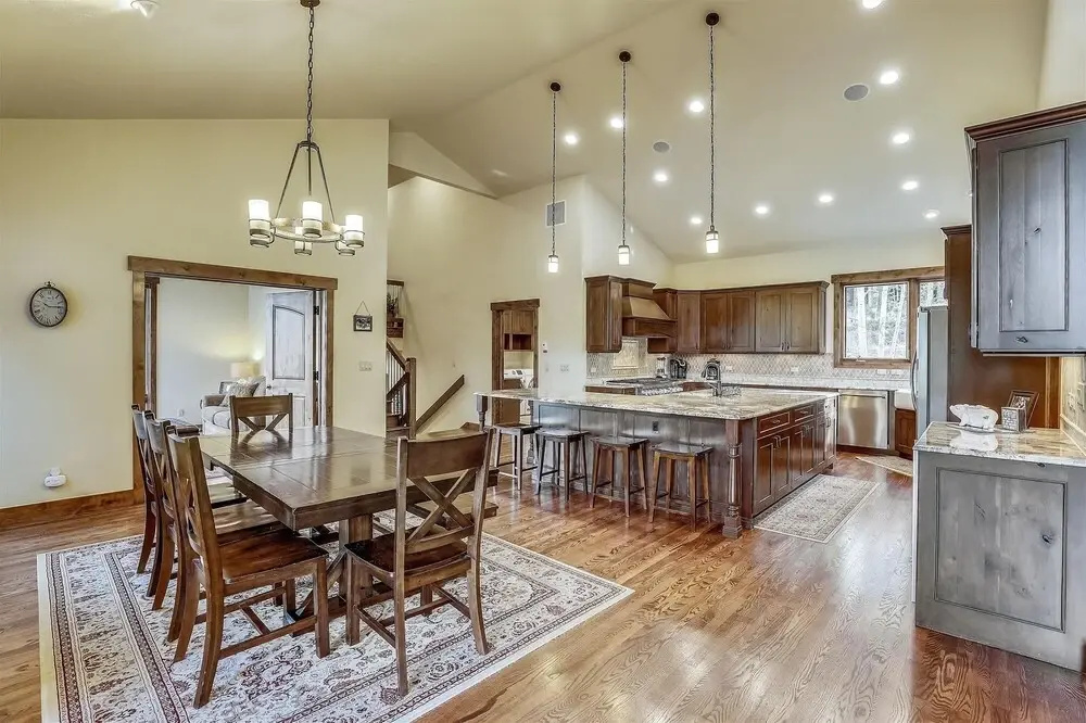 Highlands Getaway 4 Bedroom Home by RedAwning