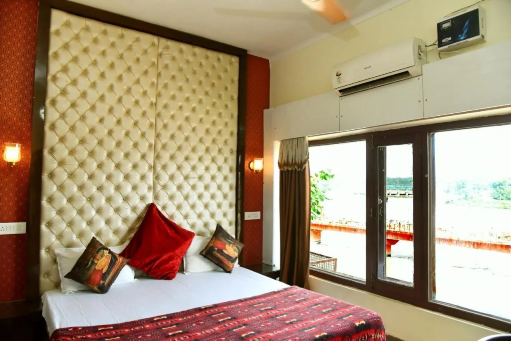 Hotel Ganga Basin