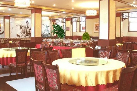 Universal Jinghang Airport Hotel