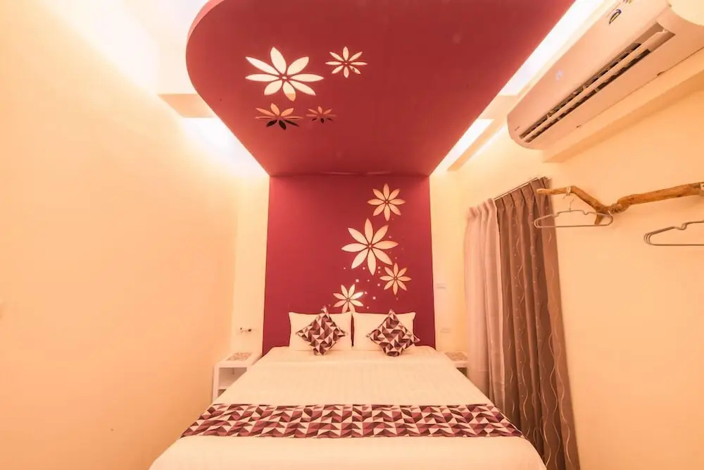 Sapphire Inn