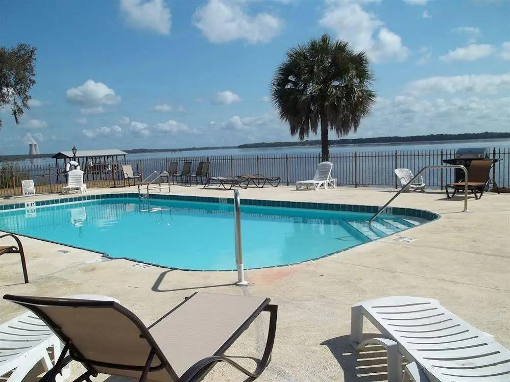 Crystal Cove Riverfront Resort