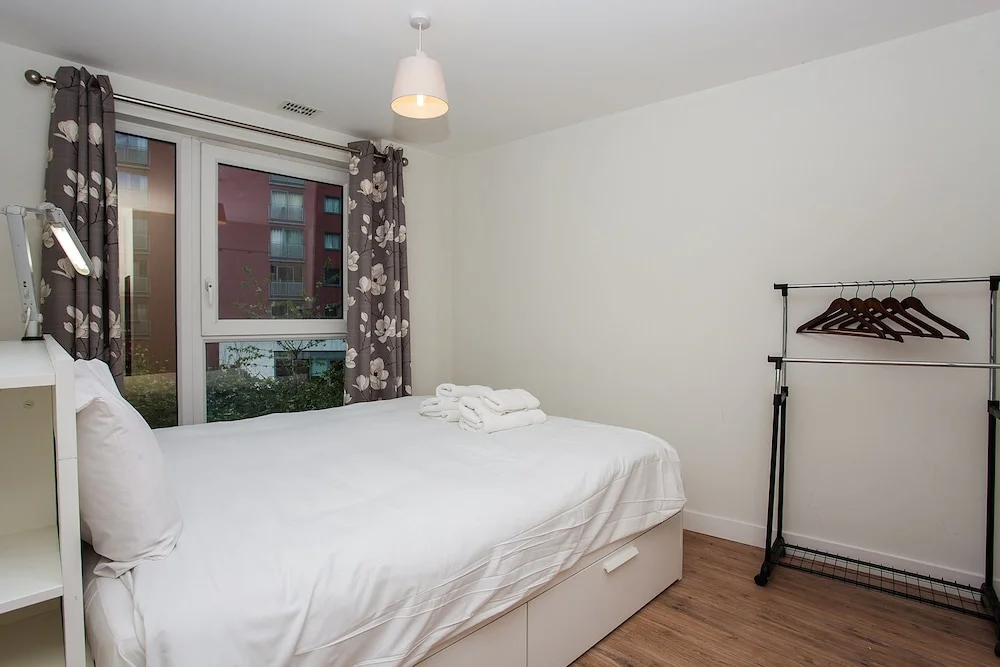 2 Bedroom Apartment With Balcony