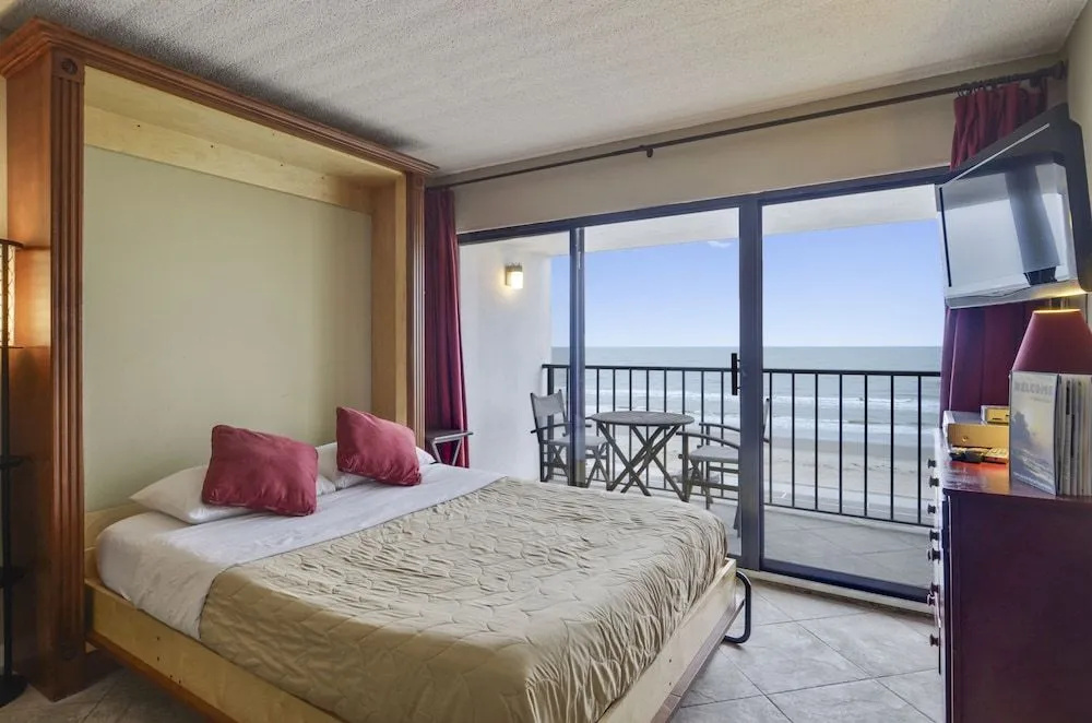 Panorama Palms