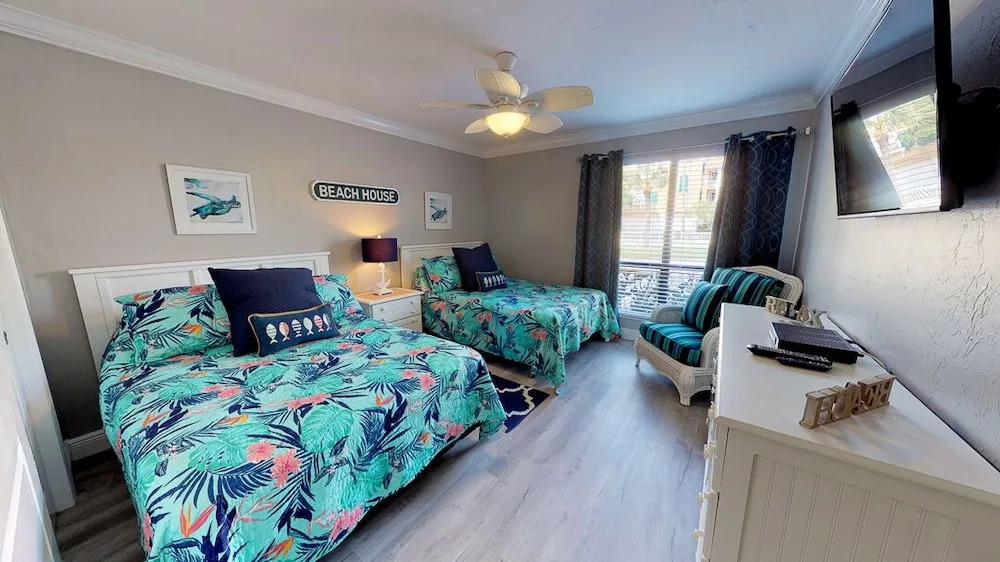 Runaway Bay 105