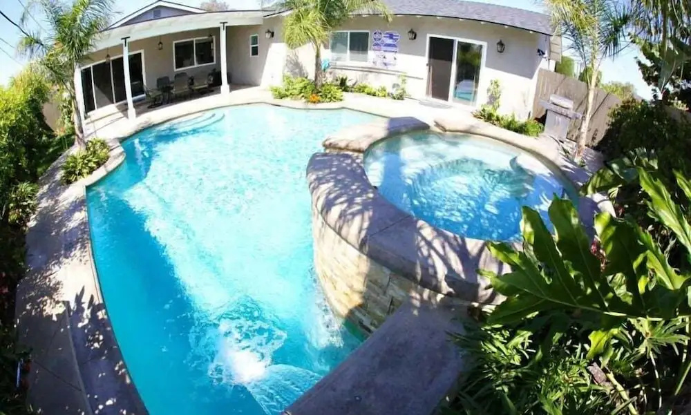 Highly Upgraded, 5 Bed, 4.5 ba, New Pool W/jacuzzi, 1/2 Mile Walk to Disney