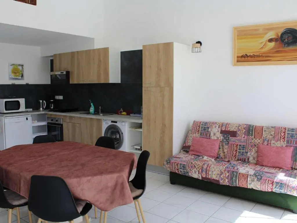 Maison familiale rénovée, à 100m de la plage, terrasse, garage, wifi, au centre de Port-la-Nouvelle - FR-1-229C-51