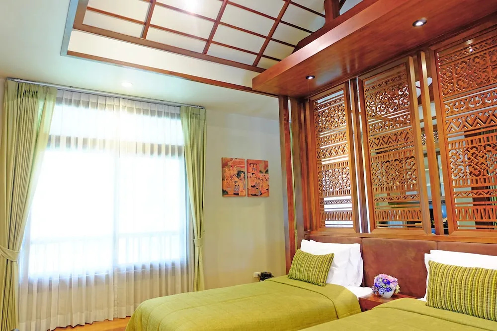 Khum Nakorn Villa