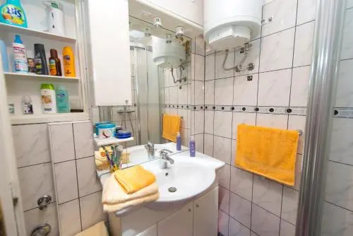 Apartment Adi