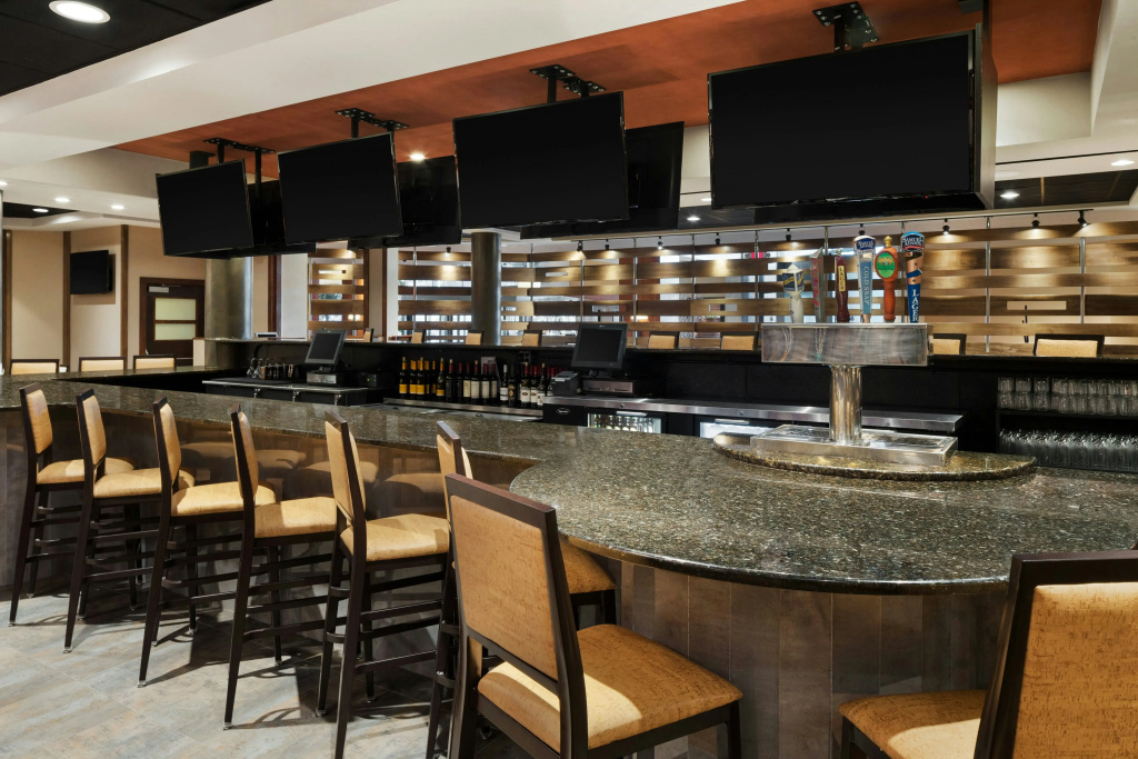 DoubleTree by Hilton Hotel & Executive Meeting Center Somerset