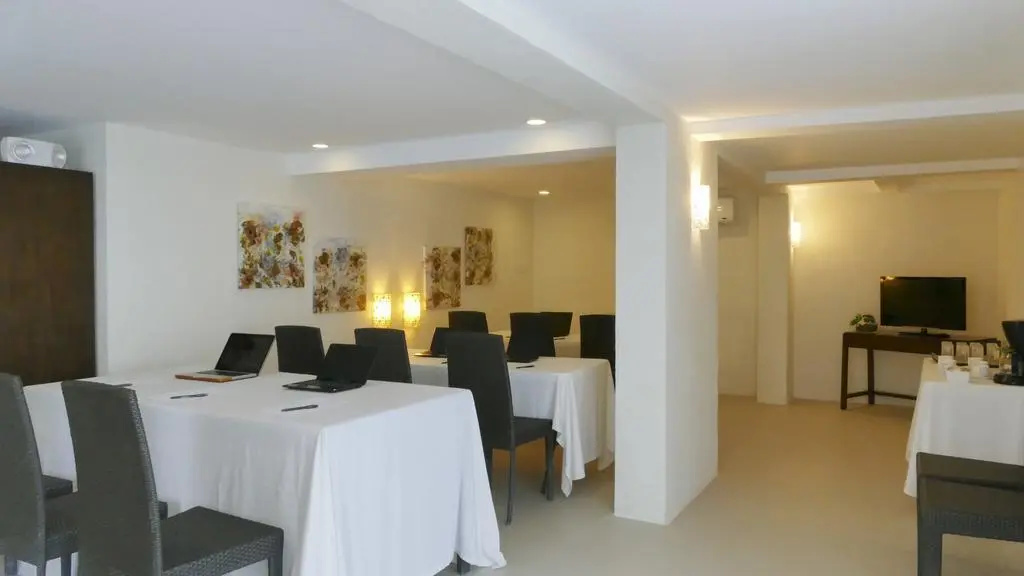 Rieseling Boracay Beach Resort
