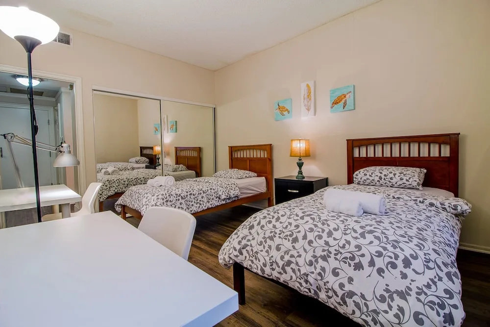 Prime Location Luxury Westwood Apt 111