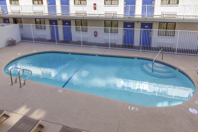 Motel 6 Phoenix - Northern Avenue