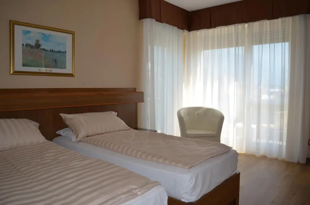 SunLake Hotel