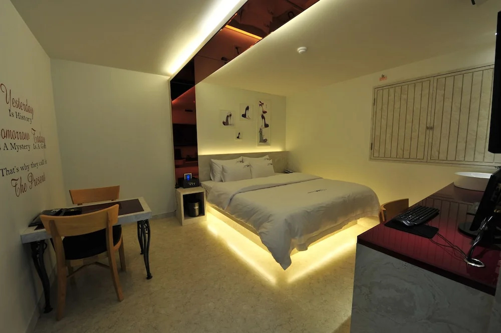 Ytt Hotel