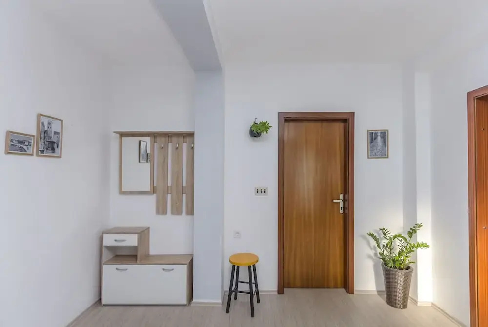 Apartments and Rooms Antee