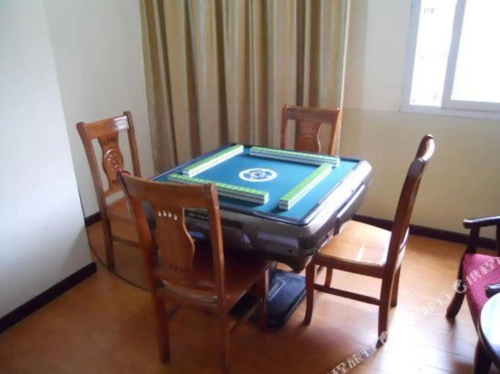 Yunfu Junlin Hotel