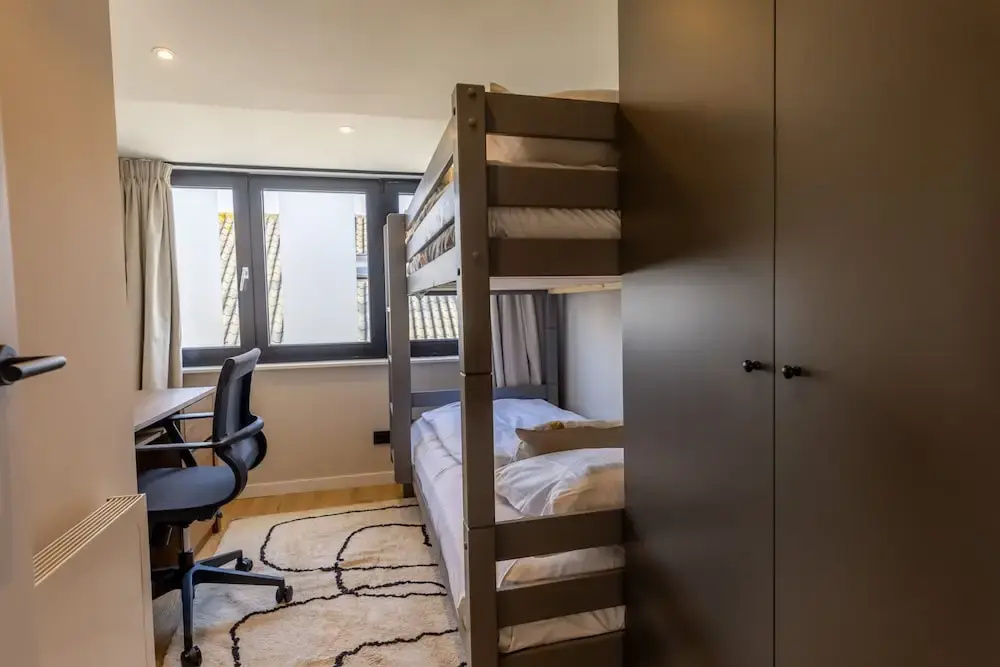 Modern Family Apartment With Balcony and Parking