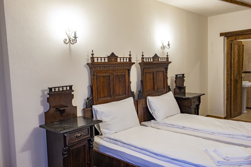 The Throne - M Museum Hotel