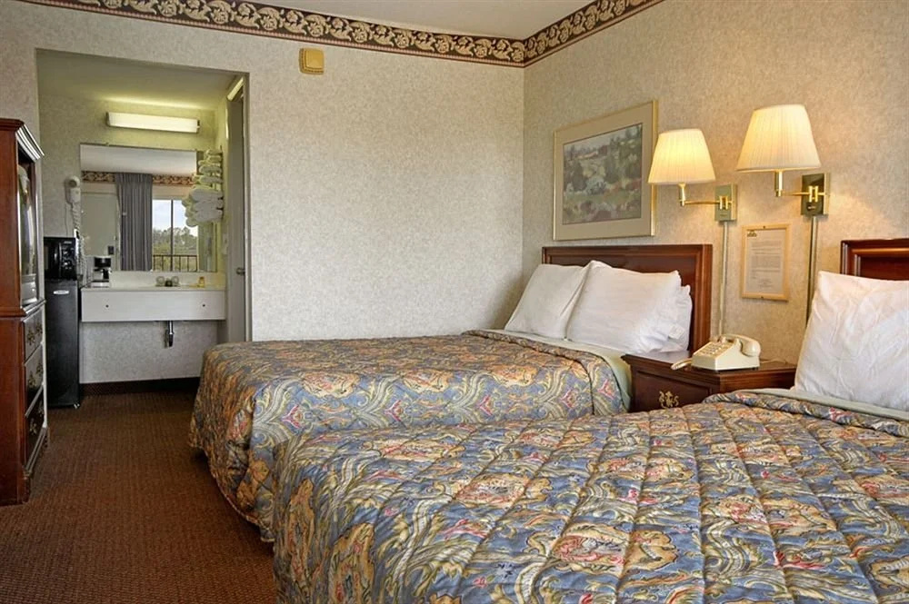 Budget Inn