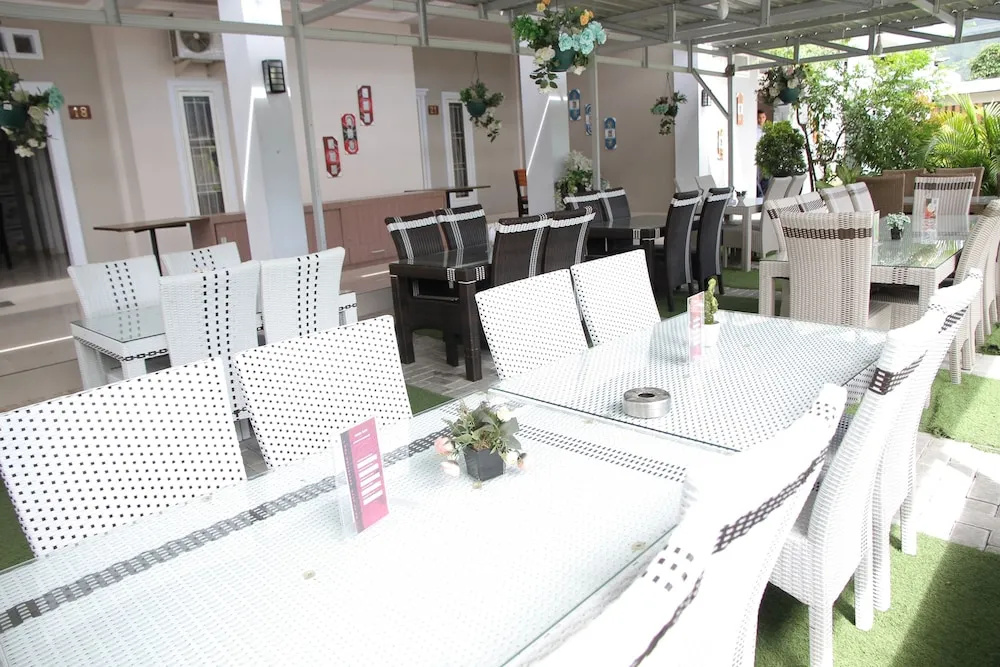 Zamrud Hotel by OYO Rooms