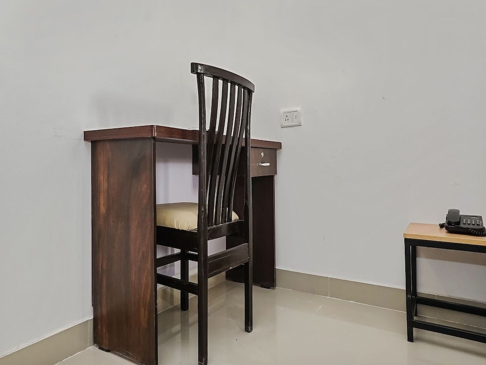 OYO Flagship 23990 Manjari